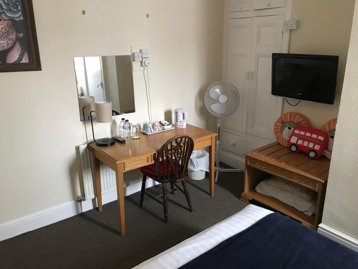 Victoria House - Self Catering Quiet Guesthouse - Adult Singles And Couples Only 黑潭 外观 照片