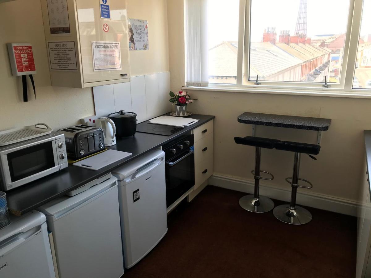 Victoria House - Self Catering Quiet Guesthouse - Adult Singles And Couples Only 黑潭 外观 照片