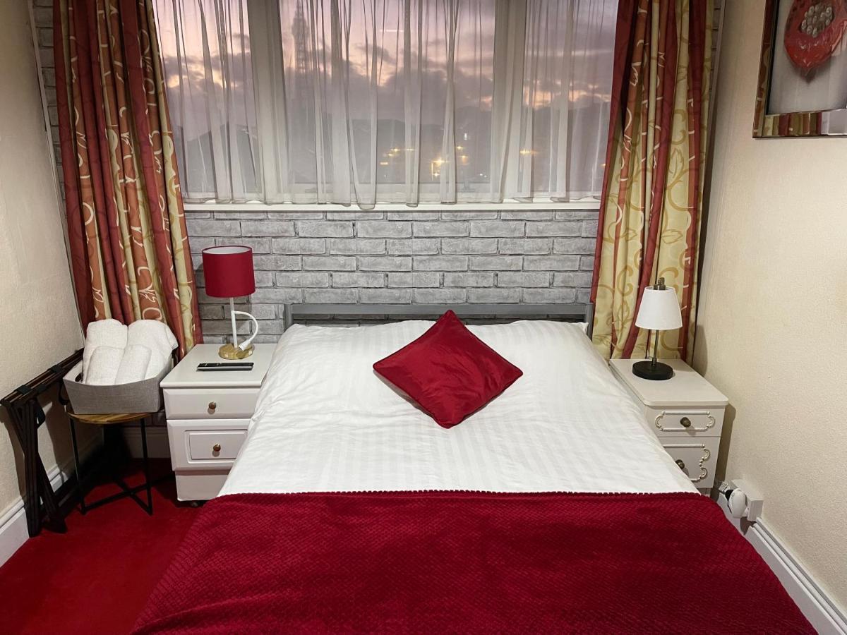 Victoria House - Self Catering Quiet Guesthouse - Adult Singles And Couples Only 黑潭 外观 照片