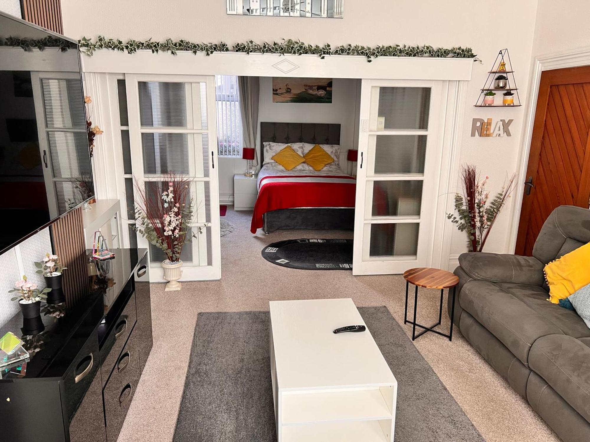 Victoria House - Self Catering Quiet Guesthouse - Adult Singles And Couples Only 黑潭 外观 照片