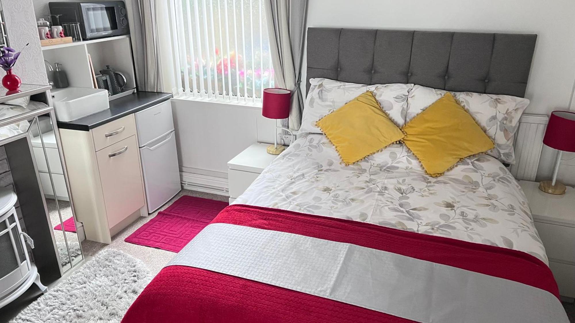 Victoria House - Self Catering Quiet Guesthouse - Adult Singles And Couples Only 黑潭 外观 照片