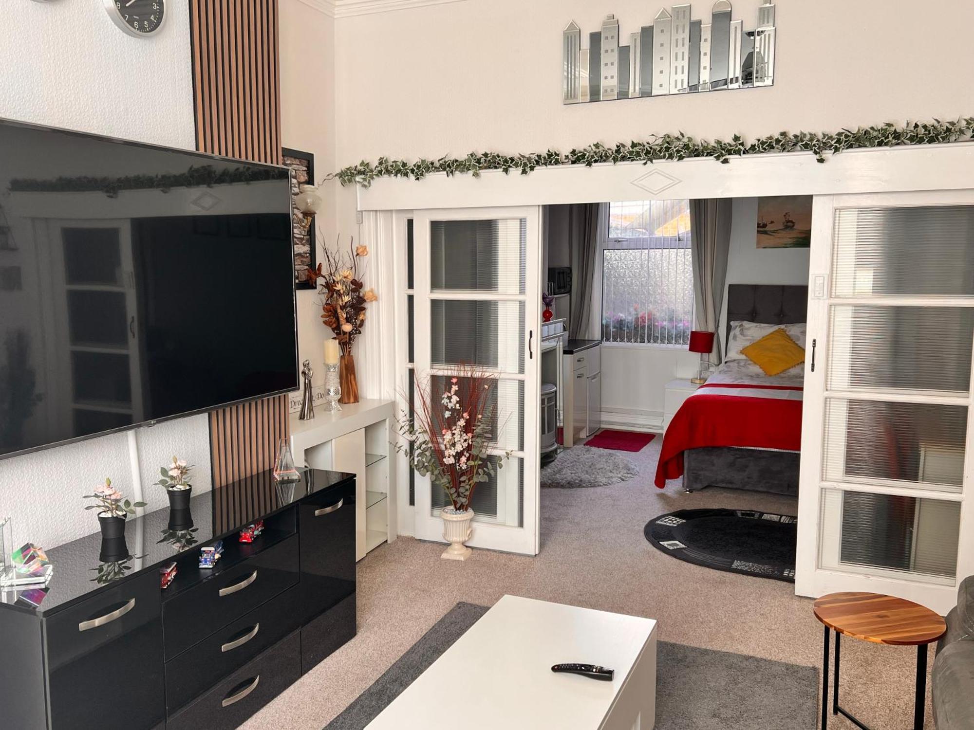 Victoria House - Self Catering Quiet Guesthouse - Adult Singles And Couples Only 黑潭 外观 照片