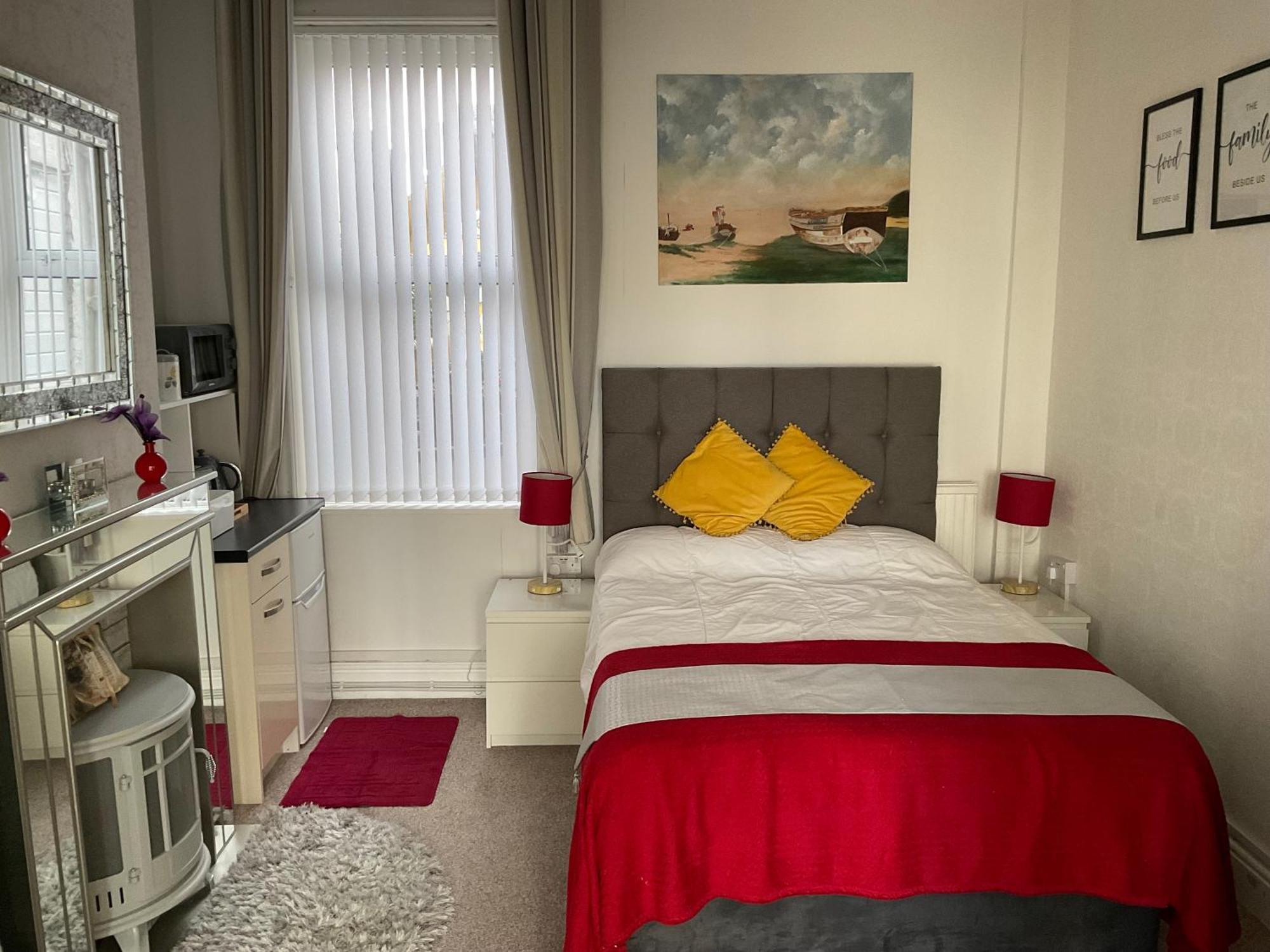 Victoria House - Self Catering Quiet Guesthouse - Adult Singles And Couples Only 黑潭 外观 照片