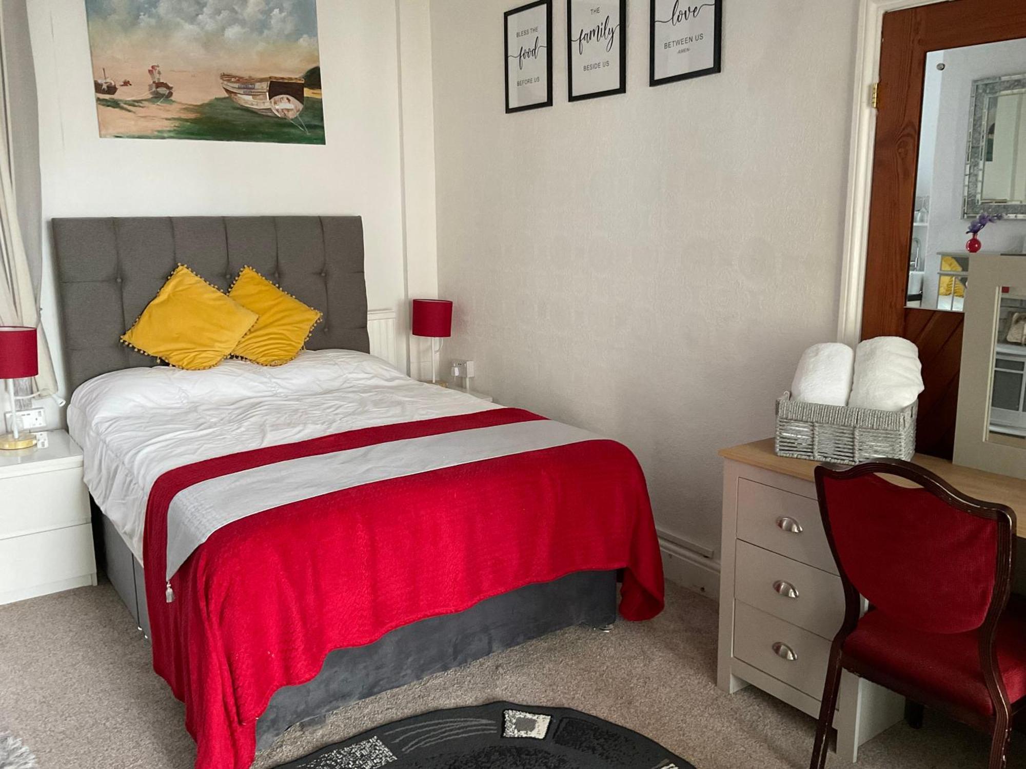 Victoria House - Self Catering Quiet Guesthouse - Adult Singles And Couples Only 黑潭 外观 照片