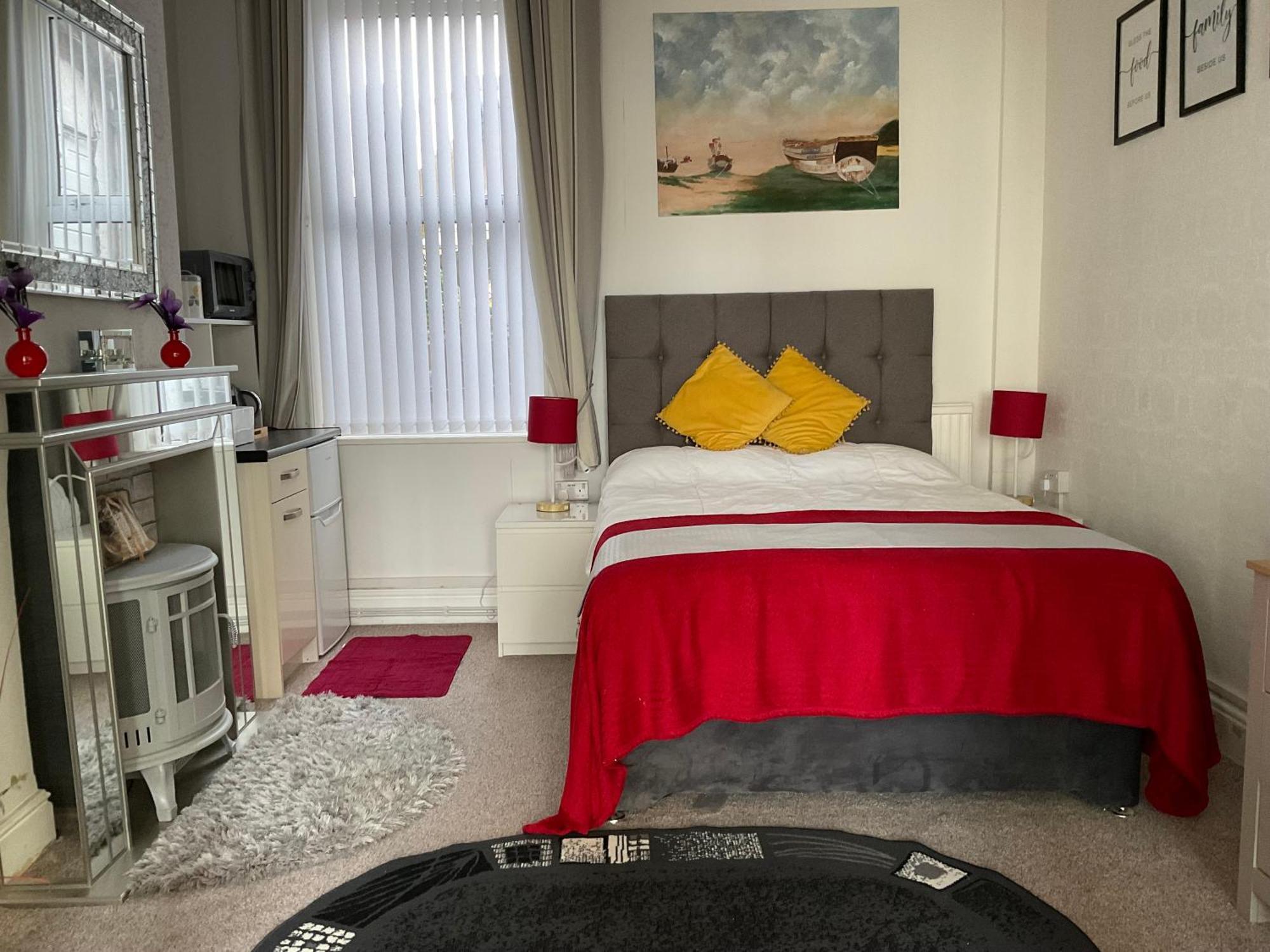 Victoria House - Self Catering Quiet Guesthouse - Adult Singles And Couples Only 黑潭 外观 照片