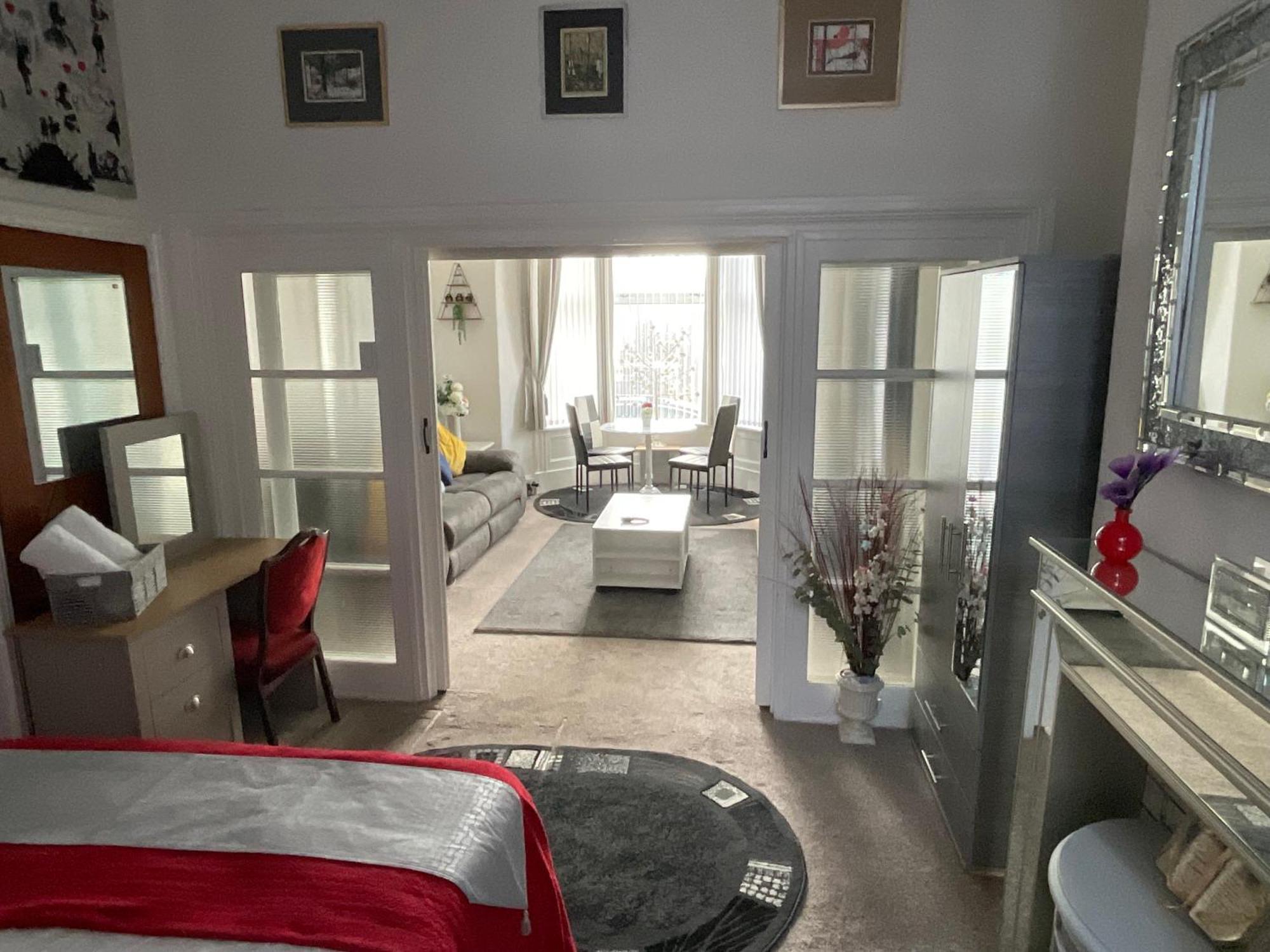 Victoria House - Self Catering Quiet Guesthouse - Adult Singles And Couples Only 黑潭 外观 照片
