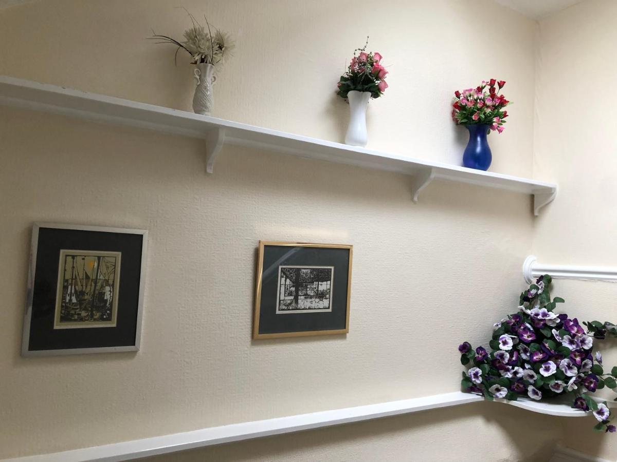 Victoria House - Self Catering Quiet Guesthouse - Adult Singles And Couples Only 黑潭 外观 照片